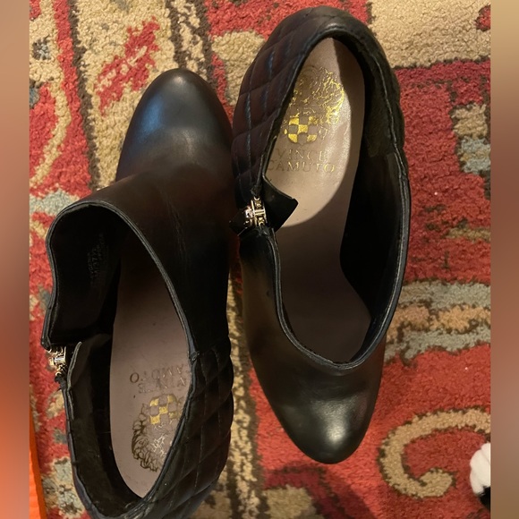 Vince Camuto Black Leather Zip Booties Evgenia size 7.5 - gently used - Picture 3 of 8